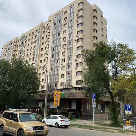 Просторная Двухкомнатная Квартира Жк Бакытты Омир Алмати Екстер'єр фото